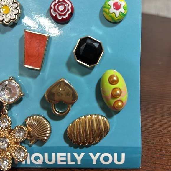 Crocs 10 pack Jibbitz Charm Set - Floral and Geometric - Picture 5 of 5